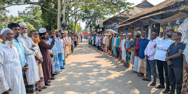 কলাপাড়ায় ১০ মাসের শিশু রায়হান হত্যার বিচার দাবিতে মানববন্ধন