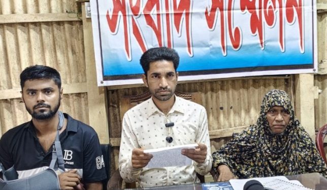 ওয়ারেন্টভুক্ত আসামী গ্রেপ্তারের দাবিতে গলাচিপায় সংবাদ সম্মেলন