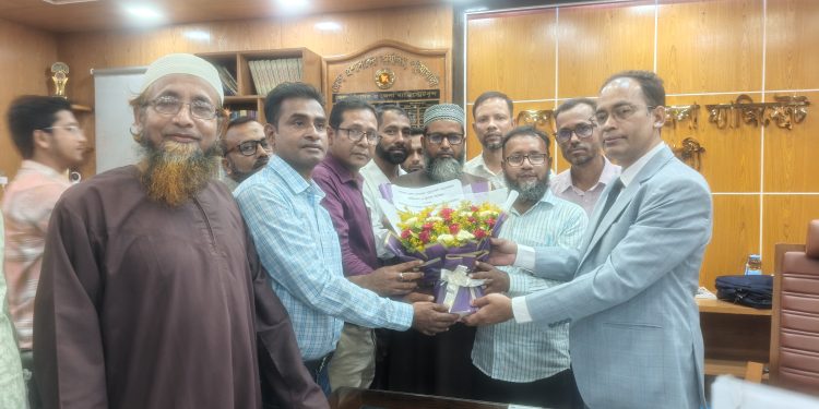 পটুয়াখালীতে নবনিযুক্ত জেলা প্রশাসকের সঙ্গে আইডিইবি নেতৃবৃন্দের সৌজন্য সাক্ষাৎ