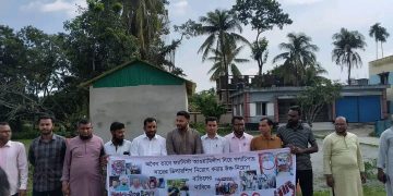গলাচিপায় সার ডিলার নিয়োগে অনিয়মের অভিযোগে মানববন্ধন ও বিক্ষোভ