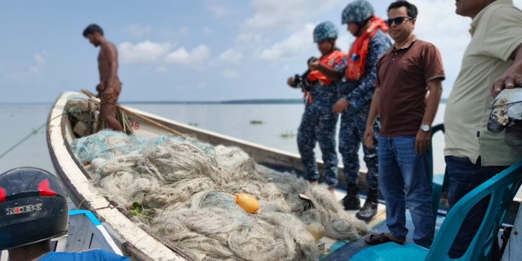 গলাচিপায় মা ইলিশ সংরক্ষণ অভিযানে তিন জেলের কারাদণ্ড