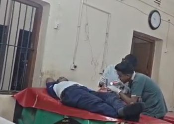 গলাচিপায় অভিযানে জেলেদের অতর্কিত হামলায় পুলিশসহ আহত ২
