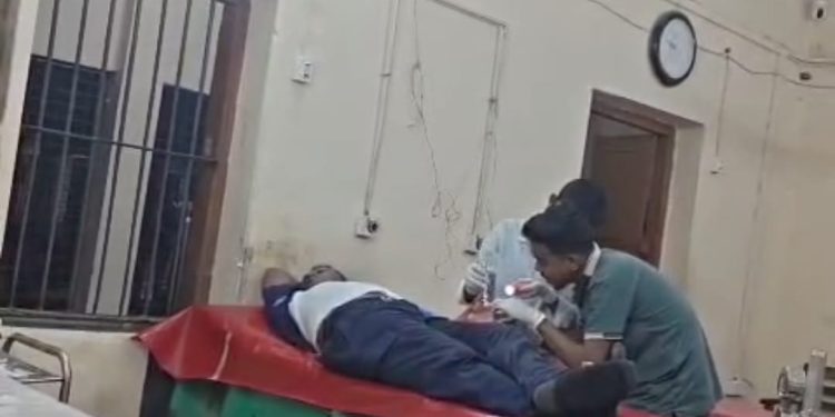 গলাচিপায় অভিযানে জেলেদের অতর্কিত হামলায় পুলিশসহ আহত ২