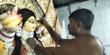 কলাপাড়ায় ১৭ মণ্ডপে চলছে দুর্গোৎসবের শেষ মুহূর্তের প্রস্তুতি