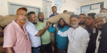 দশমিনায় ১৫৫০ জন নিবন্ধিত জেলের মাঝে ভিজিএফ’র চাল বিতরণ
