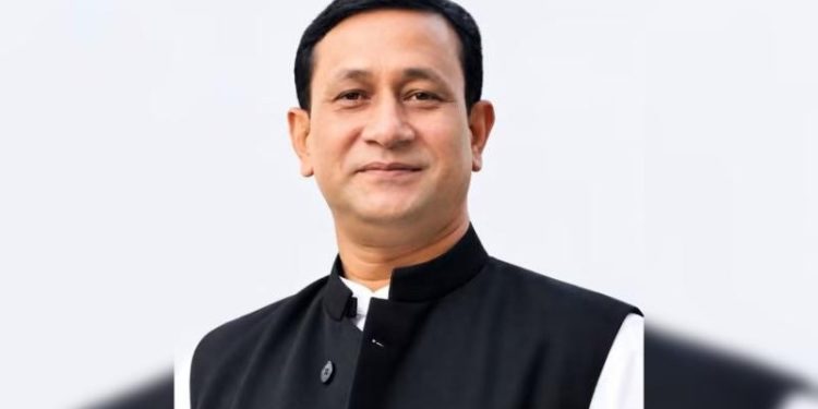 ডিবি পুলিশের হাতে বাউফলের সাবেক মেয়র জিয়াউল হক জুয়েল গ্রেপ্তার